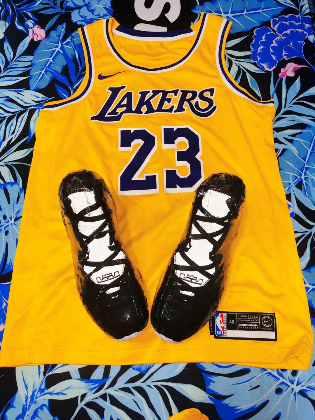 社区精选|他的签名鞋我代代收藏