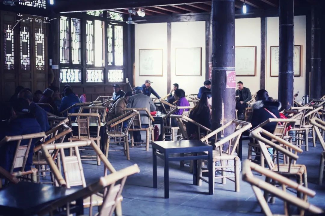 宽窄巷子成都休闲慢生活好去处,夜游成都宽窄巷子茶馆