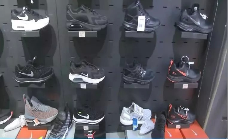 步行街耐克折扣店是假的吗,长春的耐克打折店
