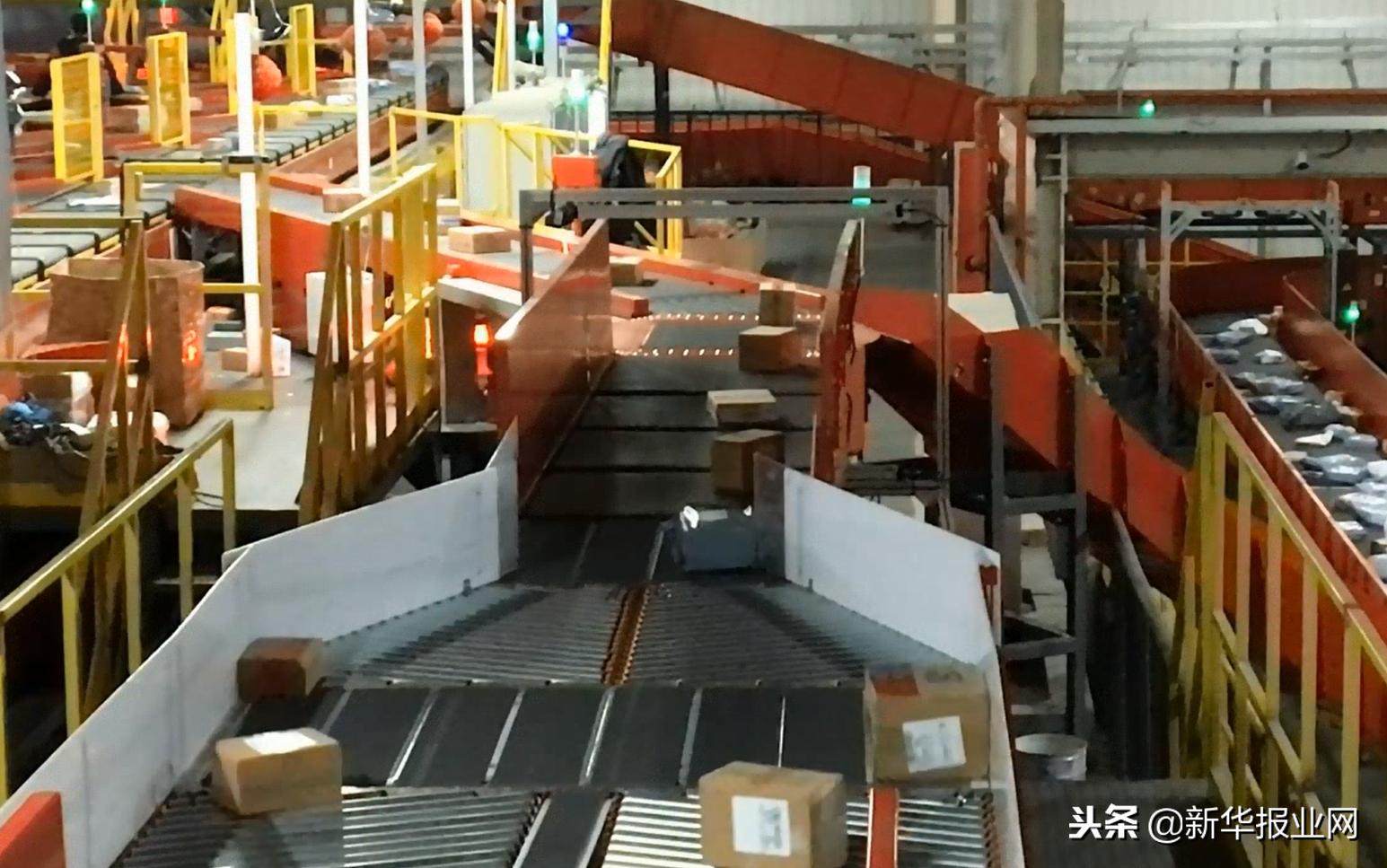 江苏这里包裹学会排队了！效率提5倍！昆山上演“人机CP”