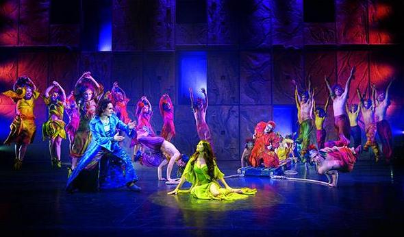 巴黎圣母院音乐剧价格,巴黎歌剧院歌剧当日购票攻略