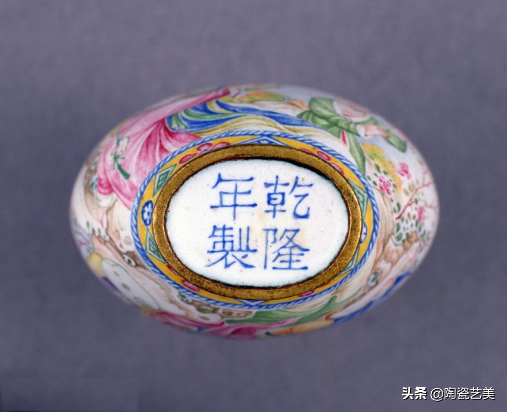 馨雅异香扑鼻来 |你听说过什么是鼻烟壶吗？