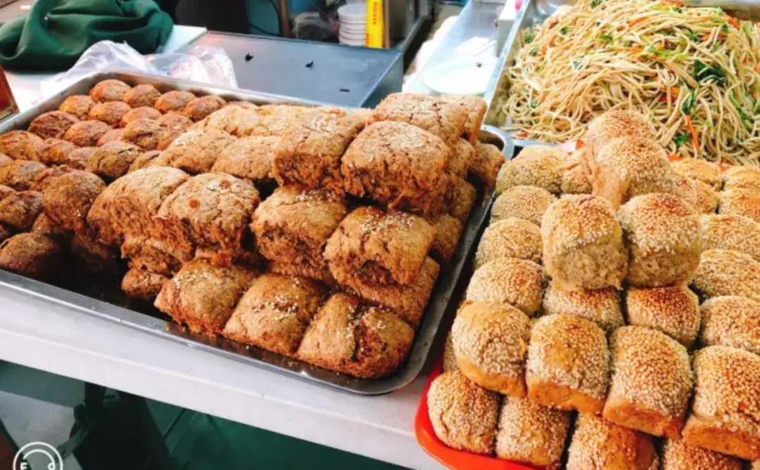 天津特色美食天津煎饼果子 (天津风味小吃三绝)