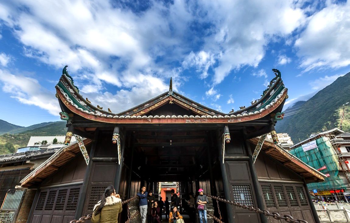 终于弄清楚，红军长征时飞夺的泸定桥由12164个铁链组成