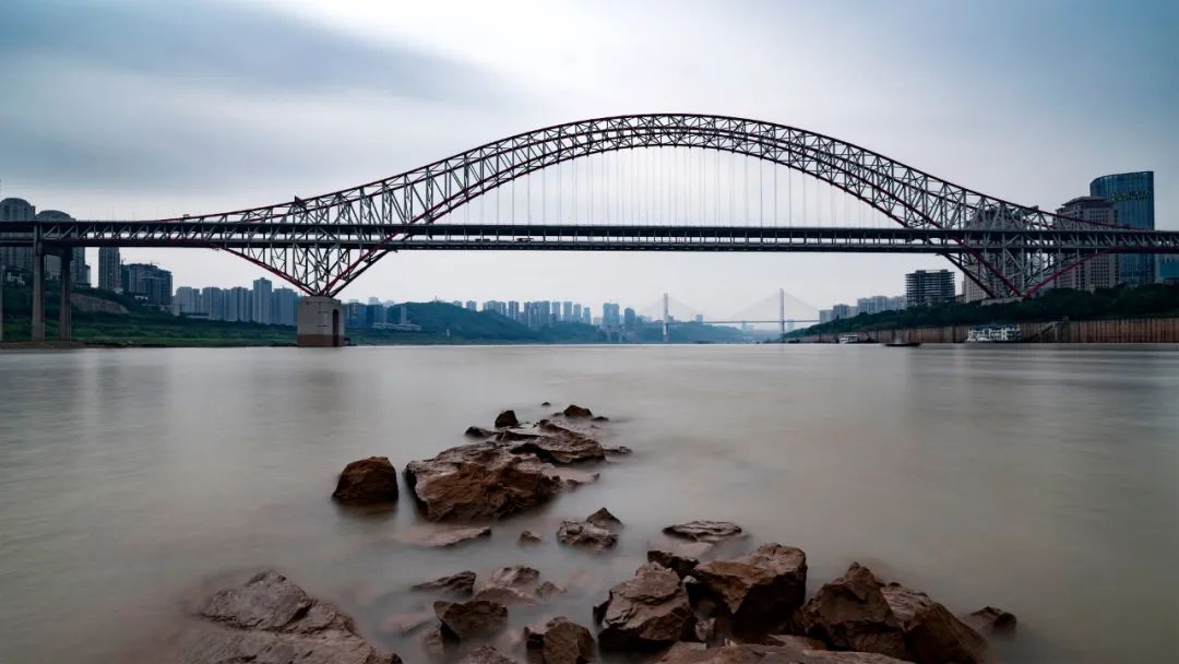 我们用25张图，去拆开8.2402万平方公里的重庆