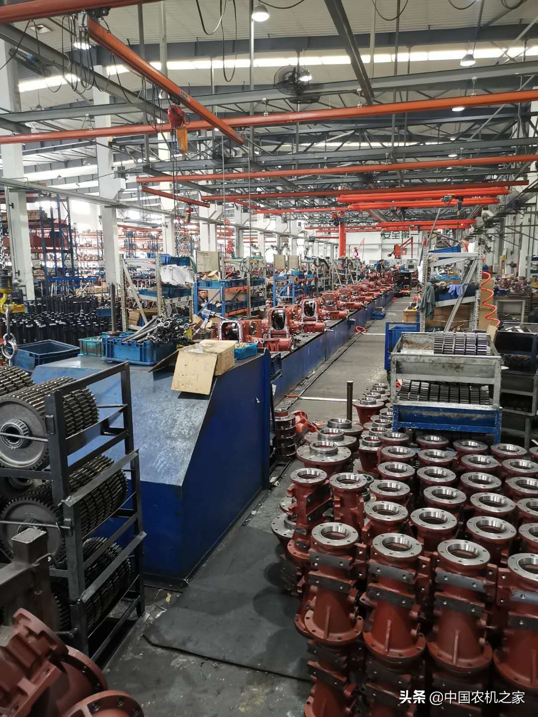 新手适合买什么样的拖拉机,如何选农用拖拉机