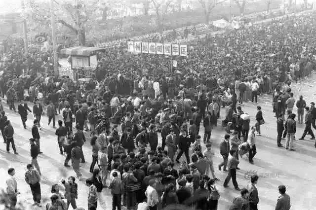 春运回家有多难视频,渐行渐远的孤单的旅途