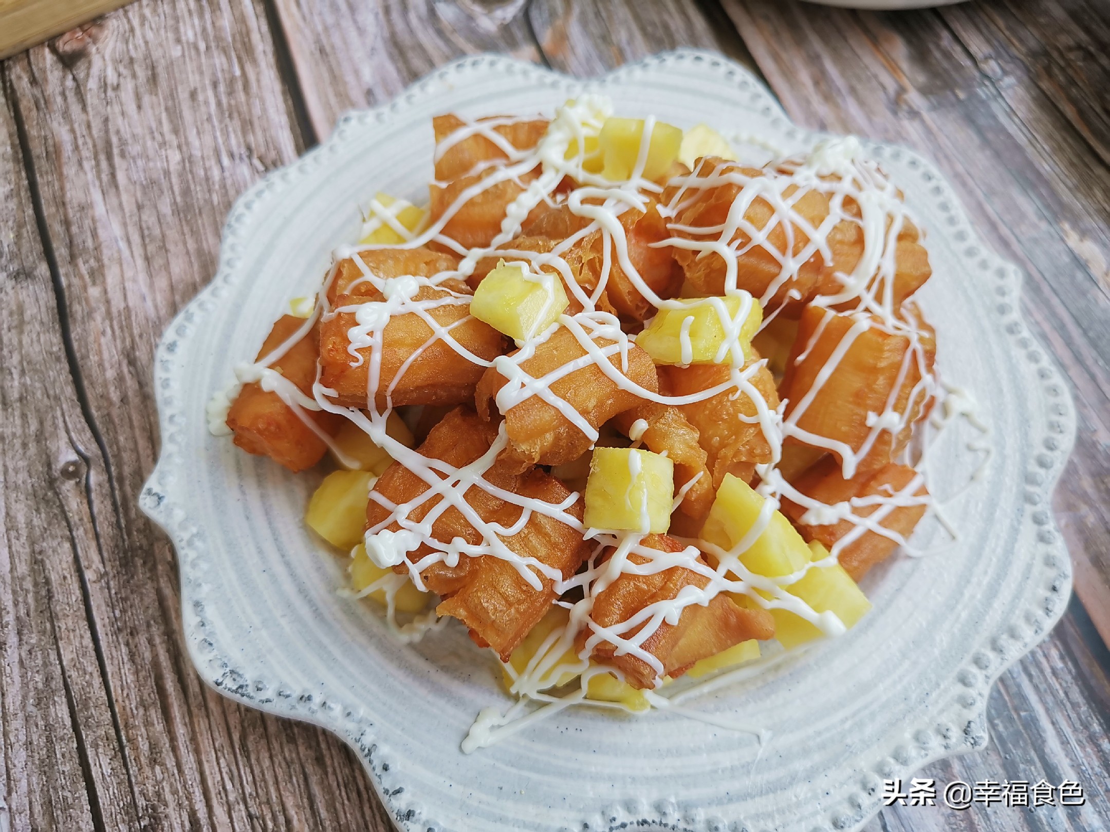 油条虾滑特别简单而且巨好吃,油条与虾的绝妙组合