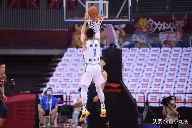 林书豪打铁汉完整版,林书豪曾经打出了令人惊讶的表现