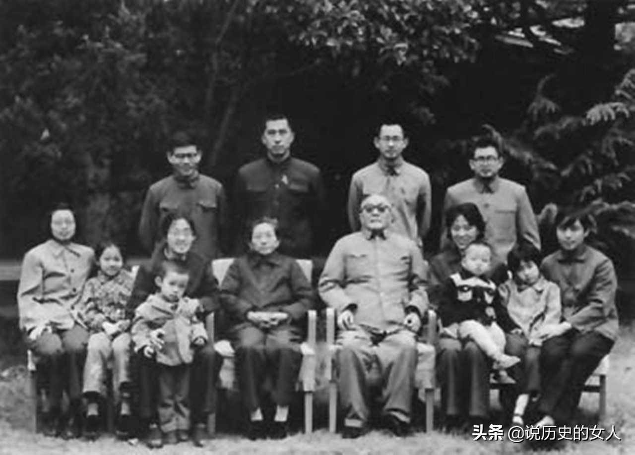 黄克诚大将4子女:1清华2北大毕业,1个留学,教子方三条家规