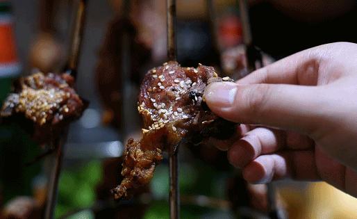 从吃开始,3分钟告诉你,*疆新**人到底有多大?