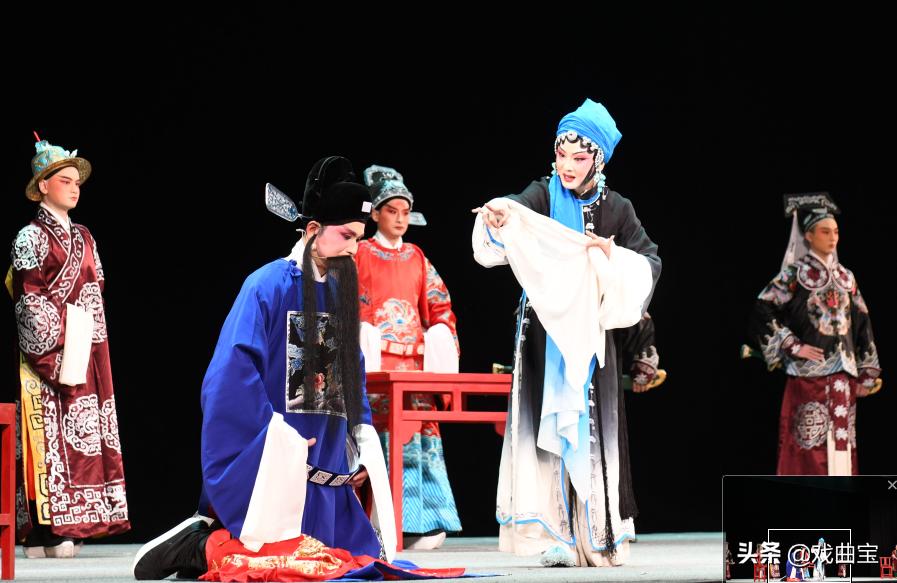 黄梅戏罗帕记选段家住双河镇伴奏,黄梅戏罗帕记完整版第一集