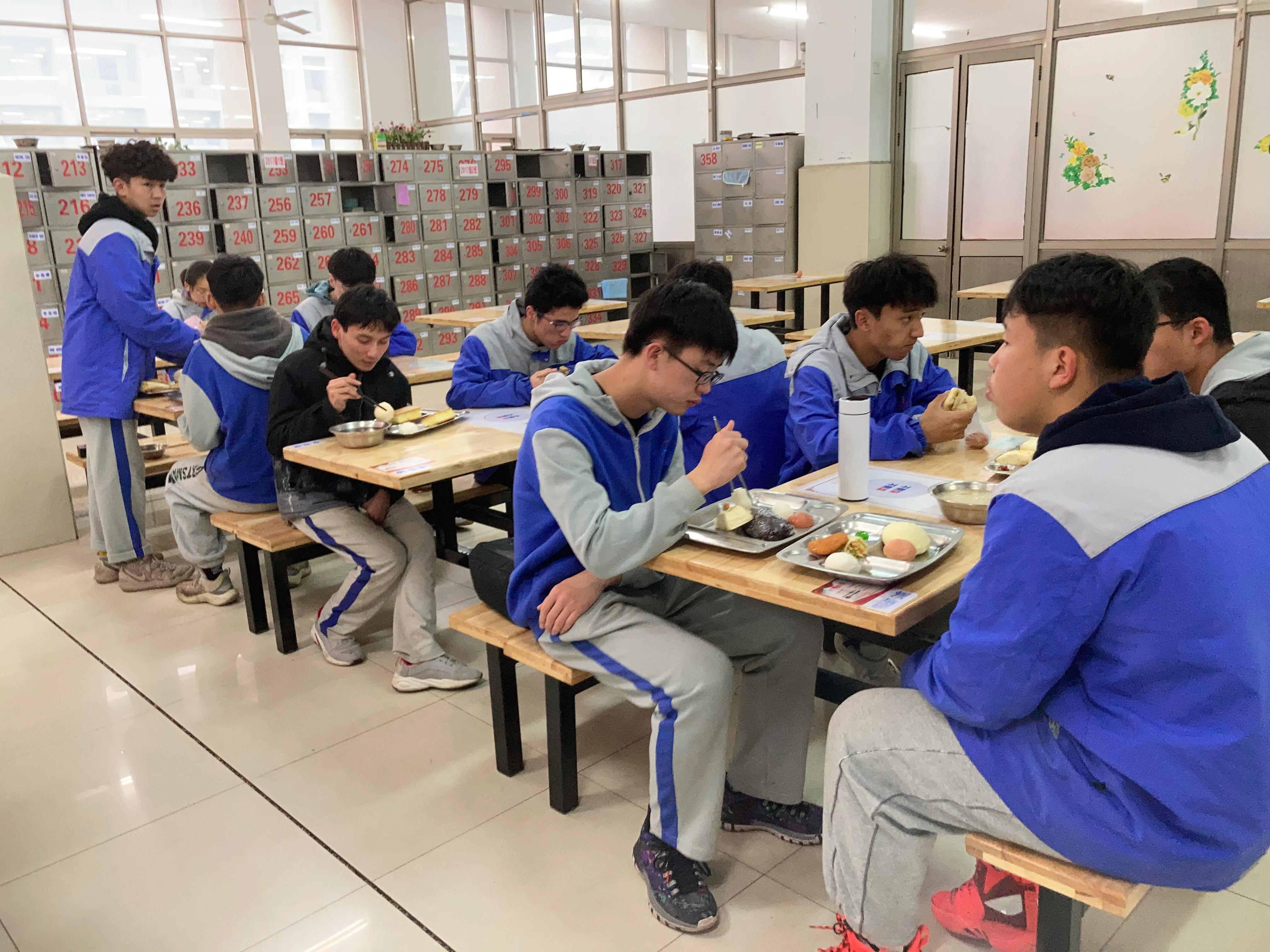 No.240（2021-04-15）听课学习取长补短学生就医牙龈发炎