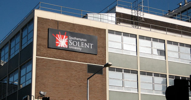 去英国读本科预科难吗,英国读本科好吗