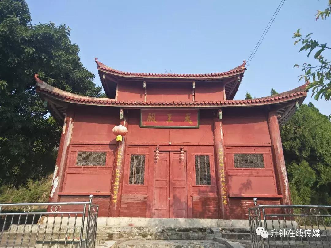 升钟镇玉眉山村,玉眉山村