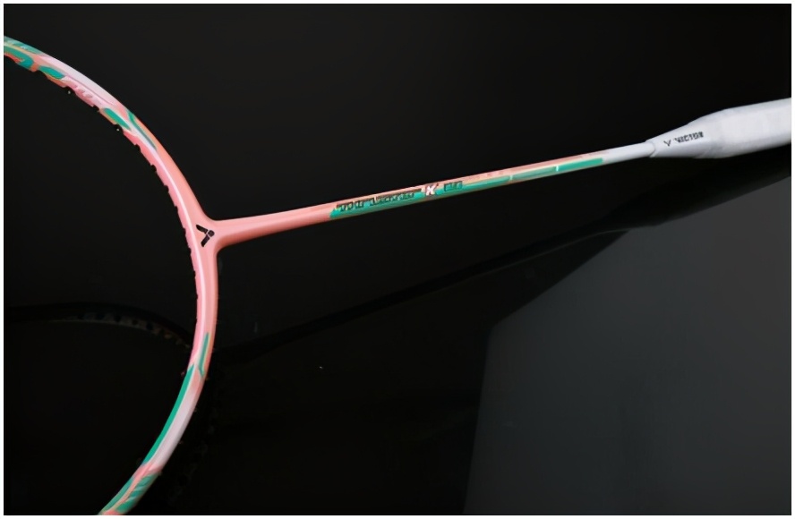 和鸡蛋一样轻的球拍,怎么知道自己球拍可以绑多少磅