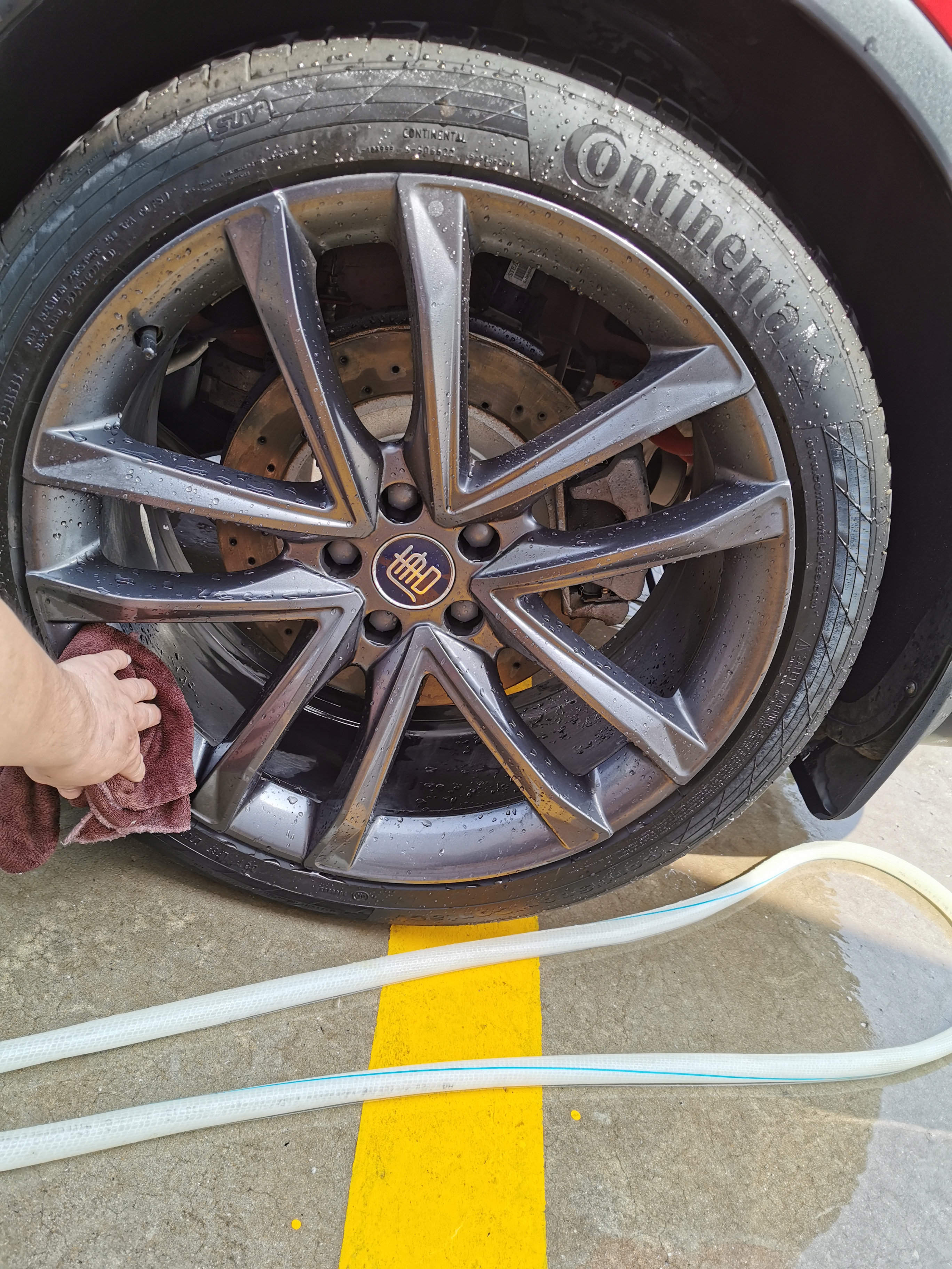 全新一代唐2万公里刹车片磨完了,比亚迪唐刹车盘多久更换一次