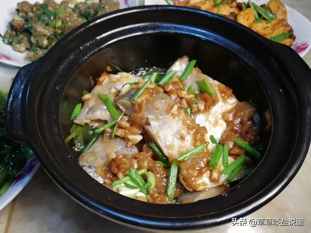 白鲳鱼怎么焖好吃,清蒸黑鲳鱼的做法大全