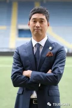 贩卖过黄片,指导过咪蒙,他帮助日本足球进军欧洲的中心