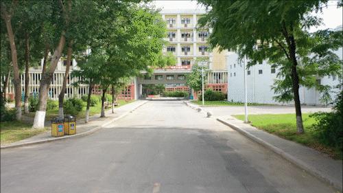 母校前面的广场是什么广场,母校校门设置