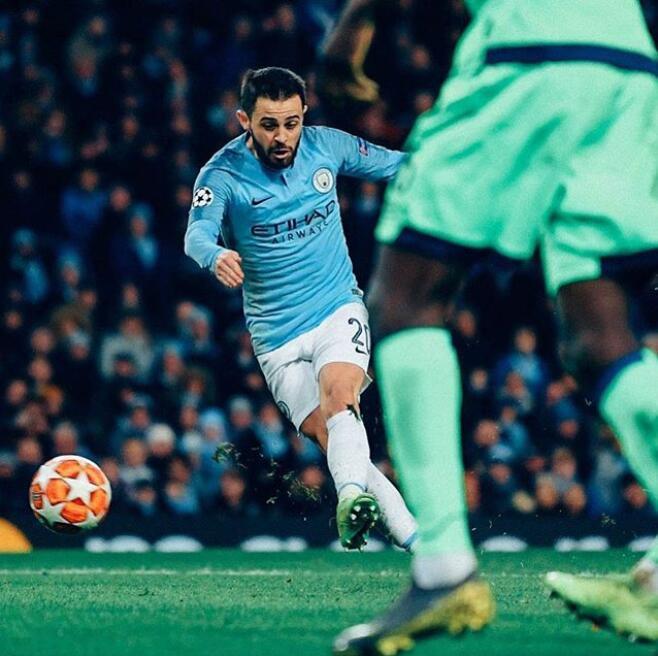 足球防守提高练习,足球防守反击和传控哪个厉害