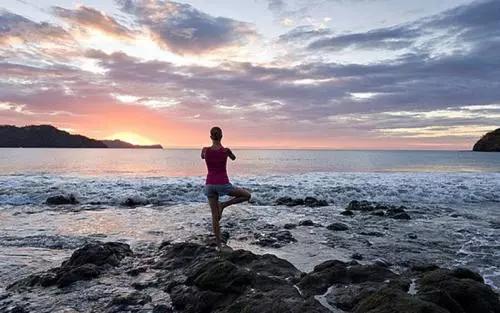艾灸和拔罐哪个祛湿气效果好一些,三伏祛湿最有效的方法艾灸