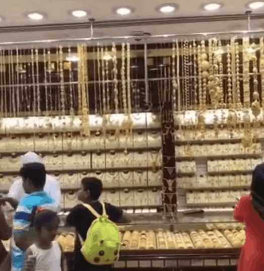 去迪拜看豪车,在迪拜遍地是黄金的地方