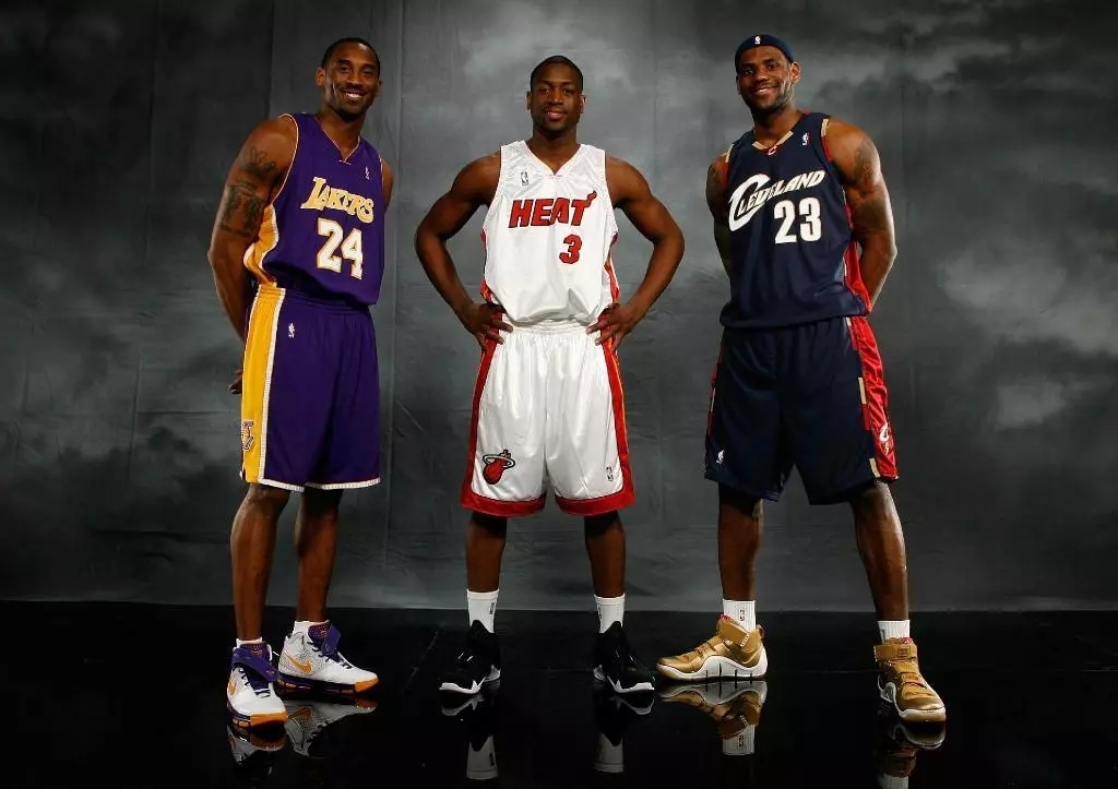 近年复刻的詹姆斯球鞋,詹姆斯的最新的球鞋