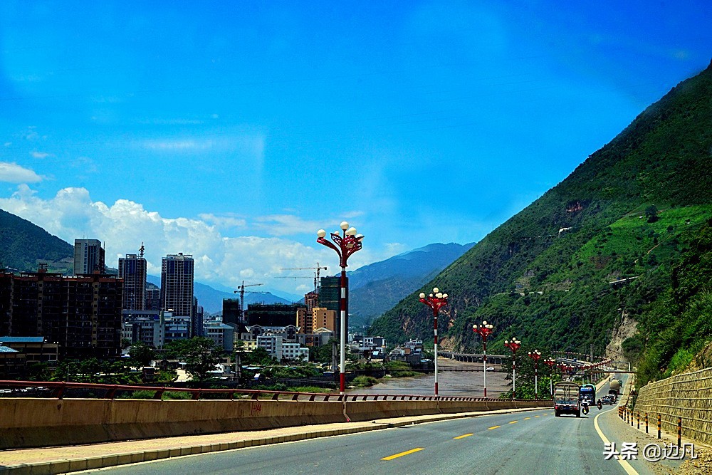 怒江大峡谷独龙江大峡谷,雅鲁藏布江大峡谷和怒江大峡谷