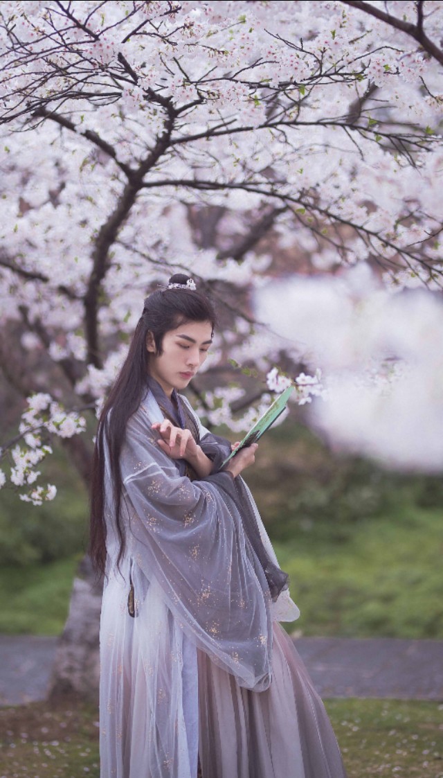 吟风·《词作》九首:冷月苍苍,幽思漫漫,闲步茫然难语