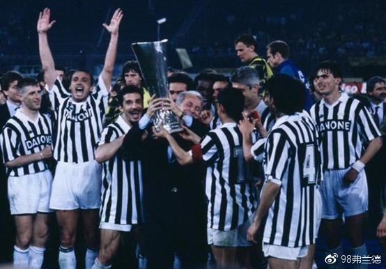 世界传奇人物足球界的传奇之一《巴乔》