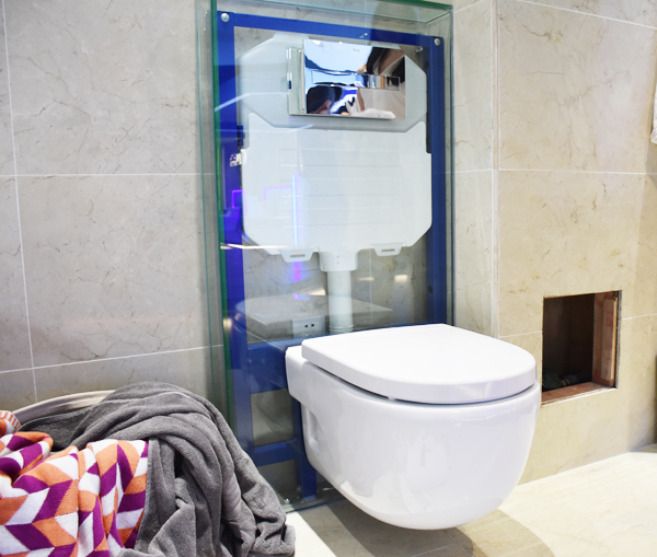 卫生间浴室柜马桶淋浴房搭配,卫生间淋浴房马桶洗手盆如何布置