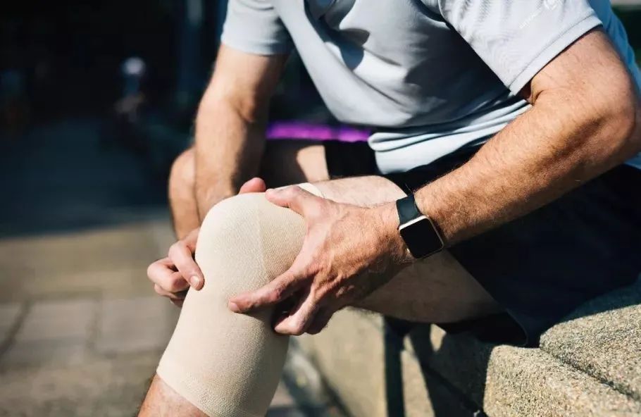 老寒腿为啥久治不愈、反复发作？警惕七大征兆