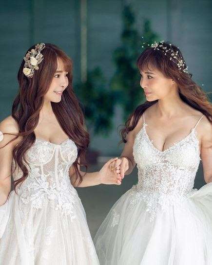 元元拍母女婚纱神基因，敢说这是妈妈？