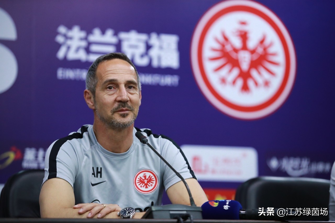 中国足球职业运动员挣钱吗,中国足球球员薪资高吗