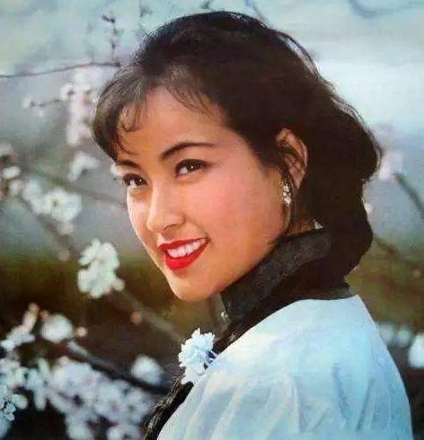 刘晓庆姜文再相聚视频,刘晓庆和陈佩斯开玩笑