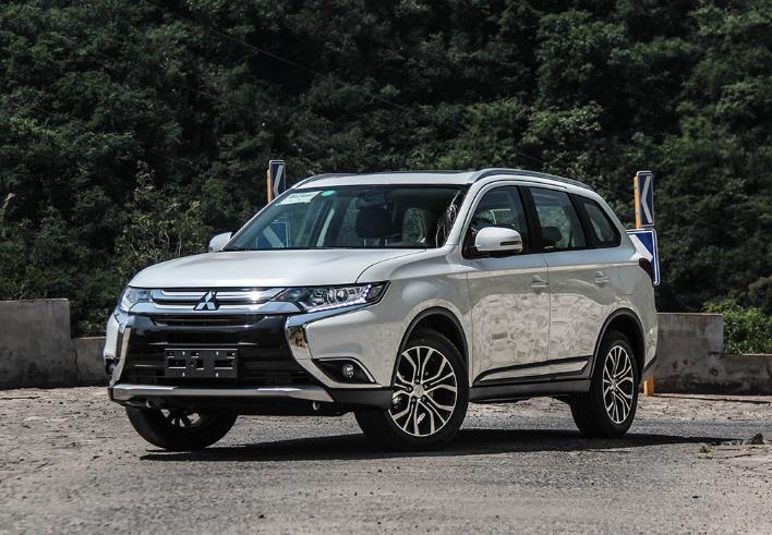 欧蓝德命真硬!月销稳在4296台,网友:大排自吸+四驱,快稀缺了