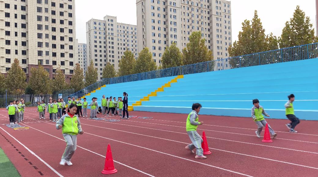 满怀豪情迎接新的一年到来,满怀激情迎接新学期视频