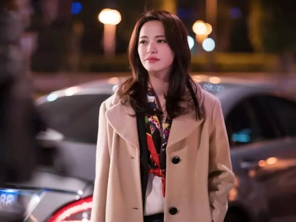 通勤怎么穿才好看,春季通勤怎么穿气质出众呢