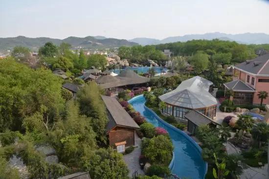 风光无限好，览尽于汤池