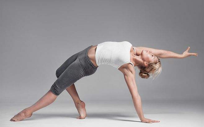 痛经？月经不调？尝试一下这4个瑜伽体式，效果显著