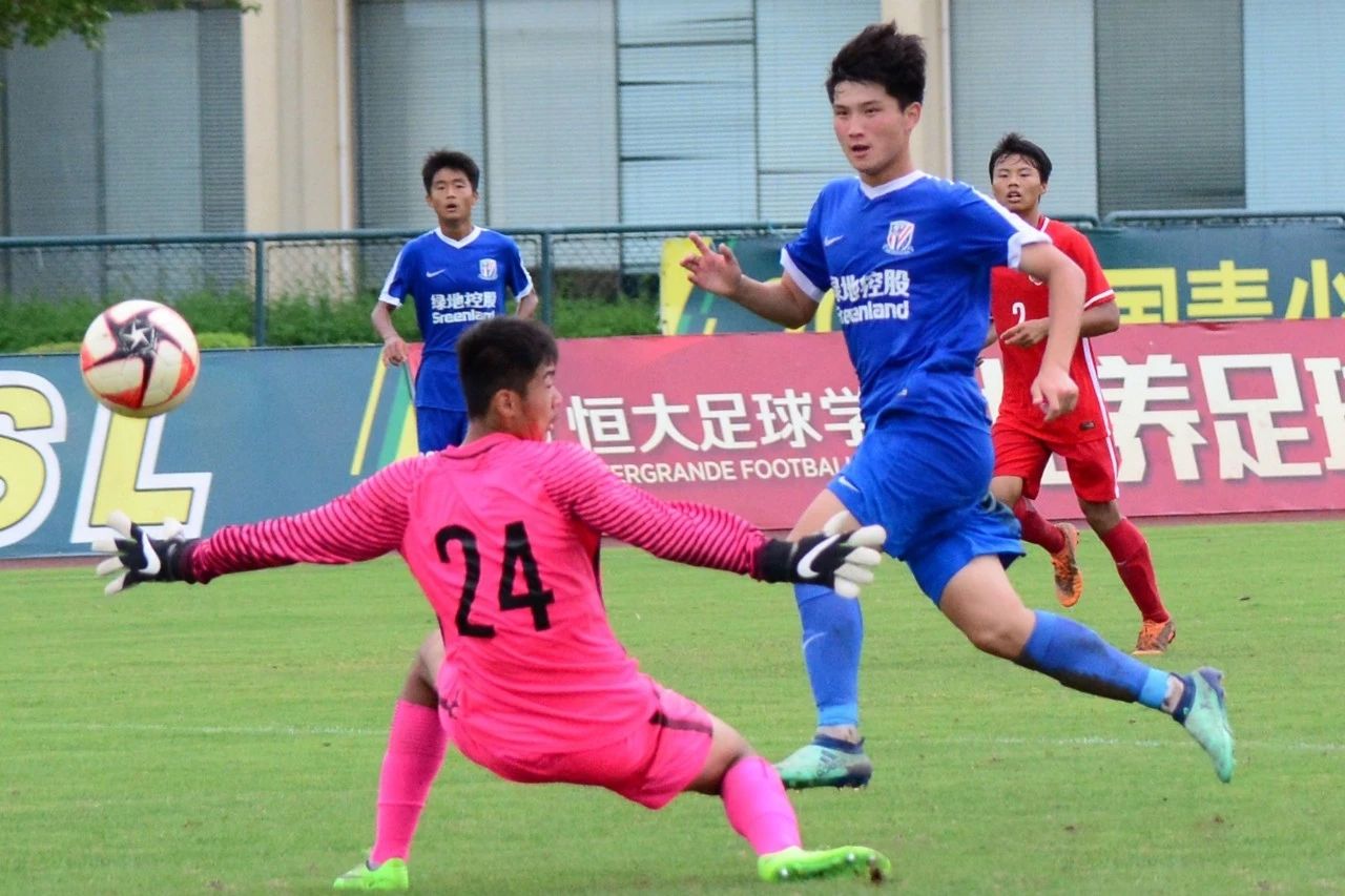 申花费尔南多：要向金信煜学习拿球，希望今年再拿青超冠军