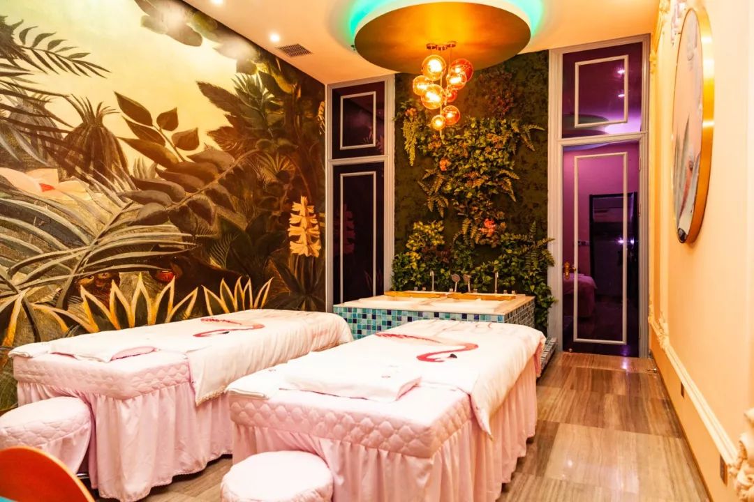 大连这家店做足疗还能看电影,是时候来一次全身心的放松了