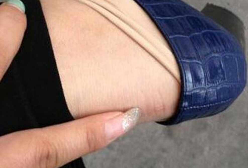 不建议用爽身粉的原因是哪些方面,如何正确使用爽身粉视频讲解一下