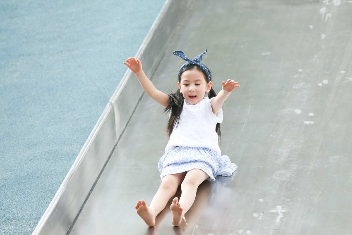 属土缺土女孩最佳名字,女孩缺土缺金取什么名字好听
