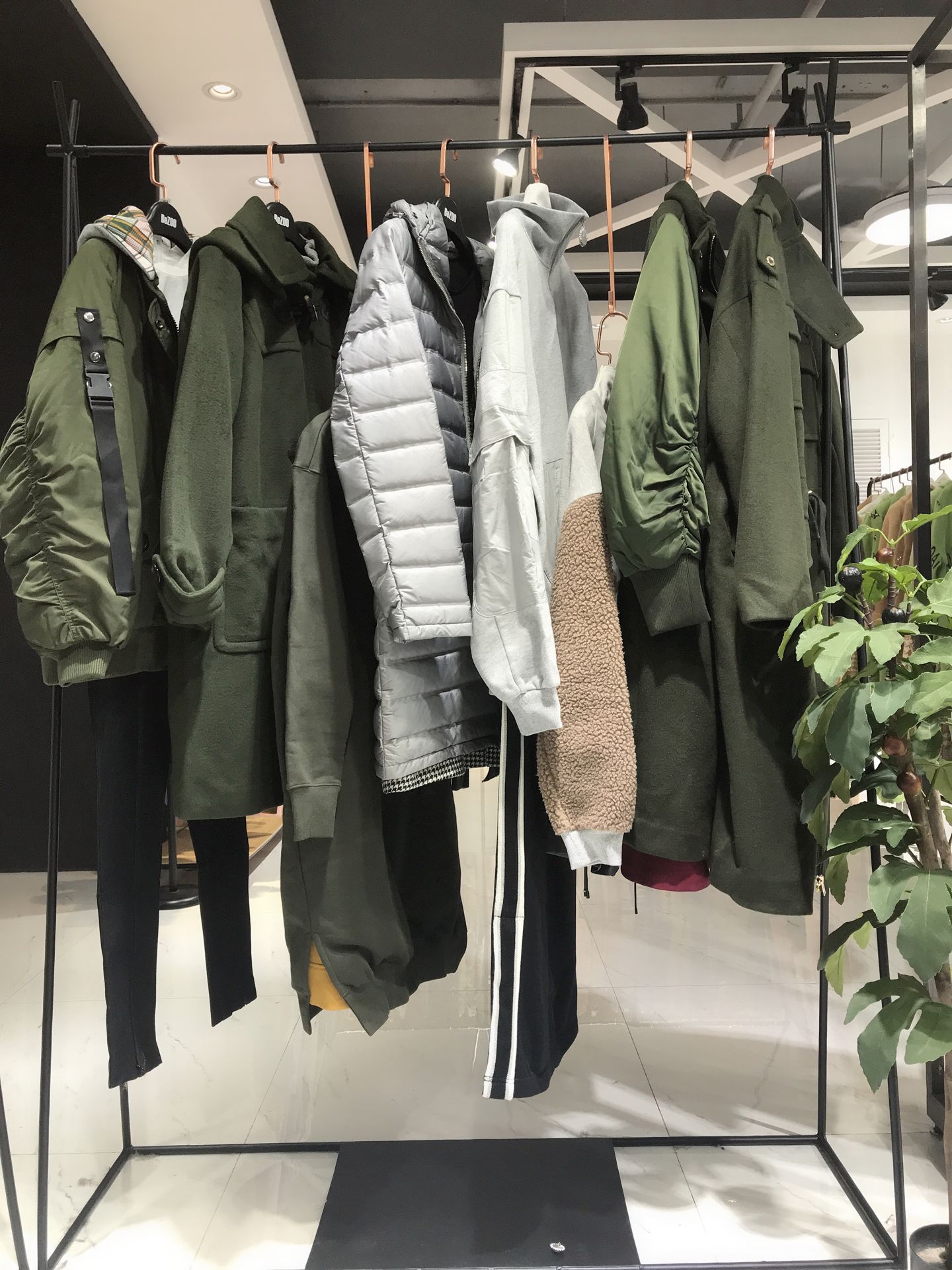 太平鸟清仓打折女装冬装,新款太平鸟冬装专柜