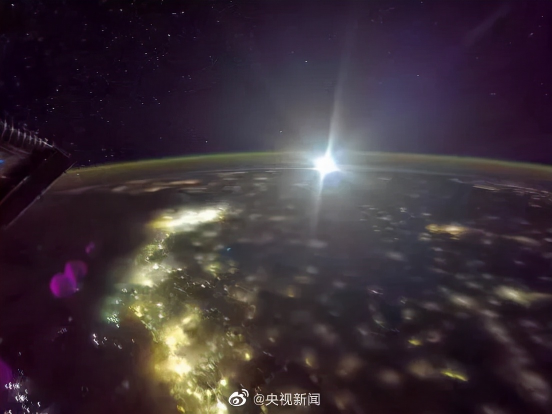 央视boys合体献唱平凡之路,boys唱平凡之路