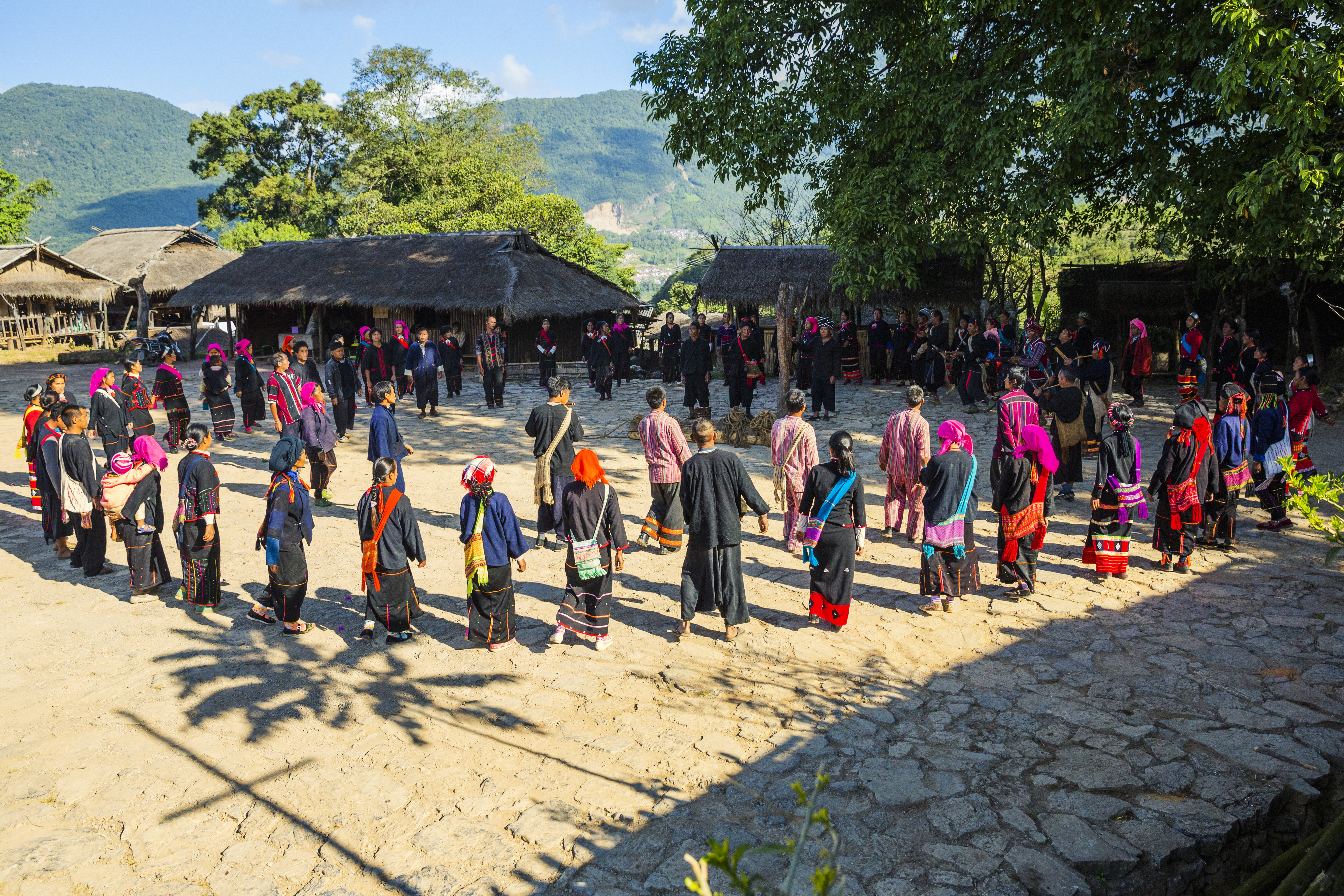 以“黑”为傲的民族离缅甸很近离你很远杀头祭祀已经成为过往