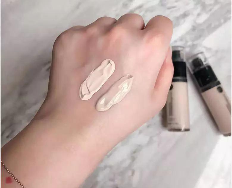 k妹推荐蜜粉饼,适合卡粉的粉底