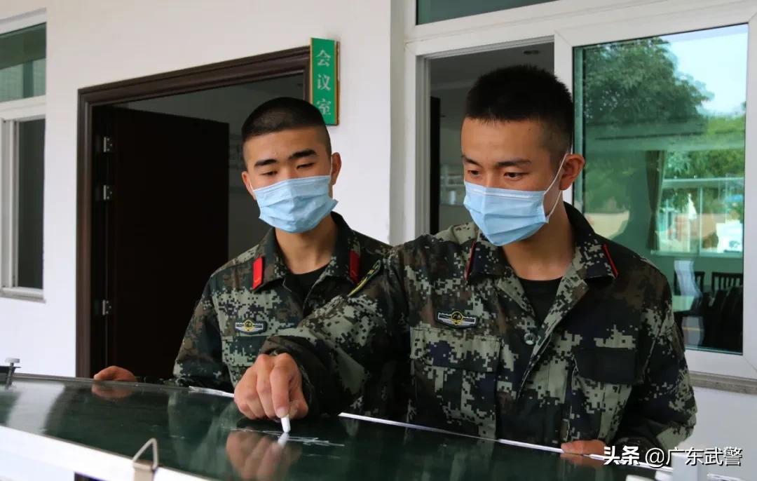 “宅”在营区久了太无聊?不可能的事!兵哥兵姐解锁“文娱”新姿势